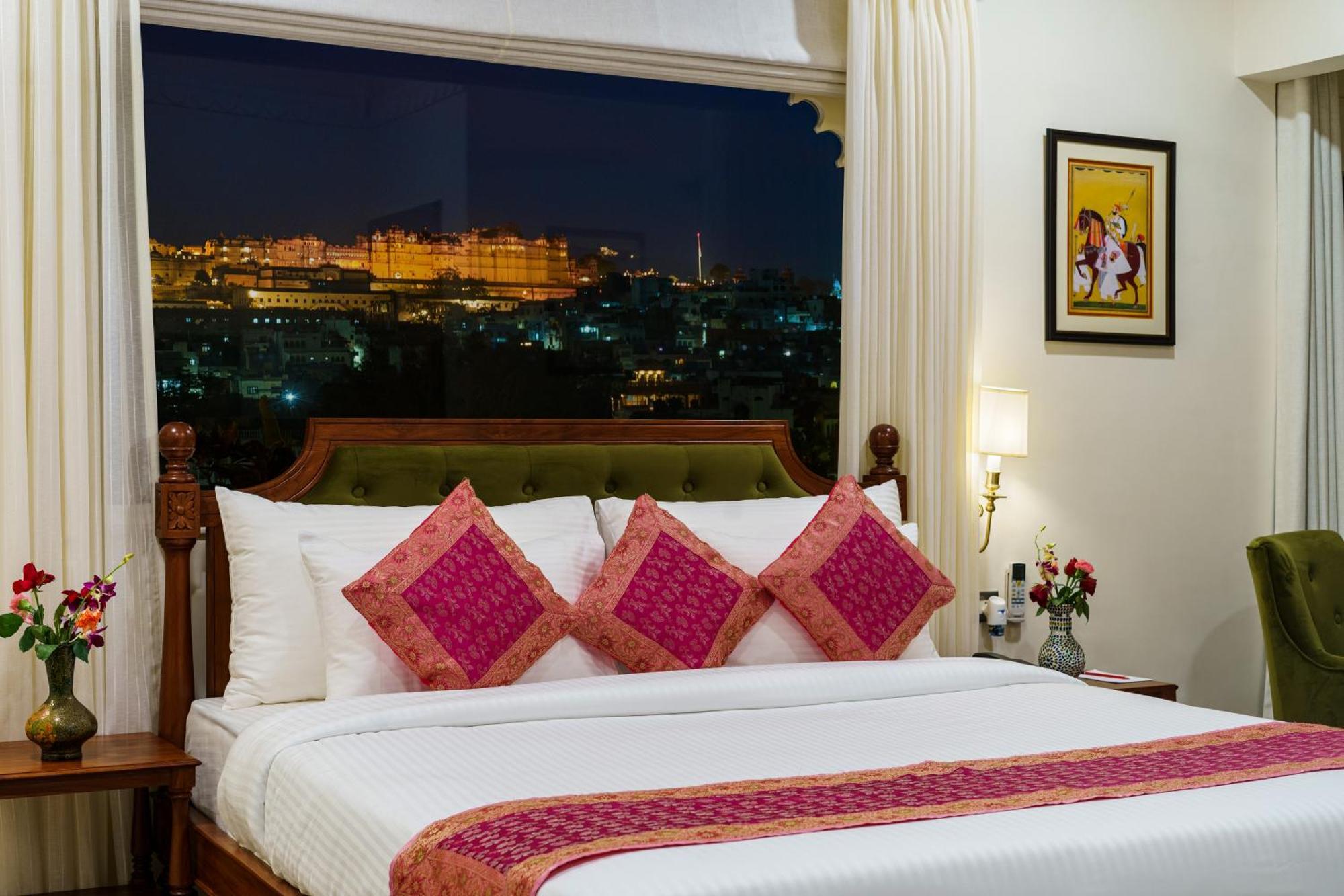 Chunda Haveli Hotel Удайпур Екстериор снимка