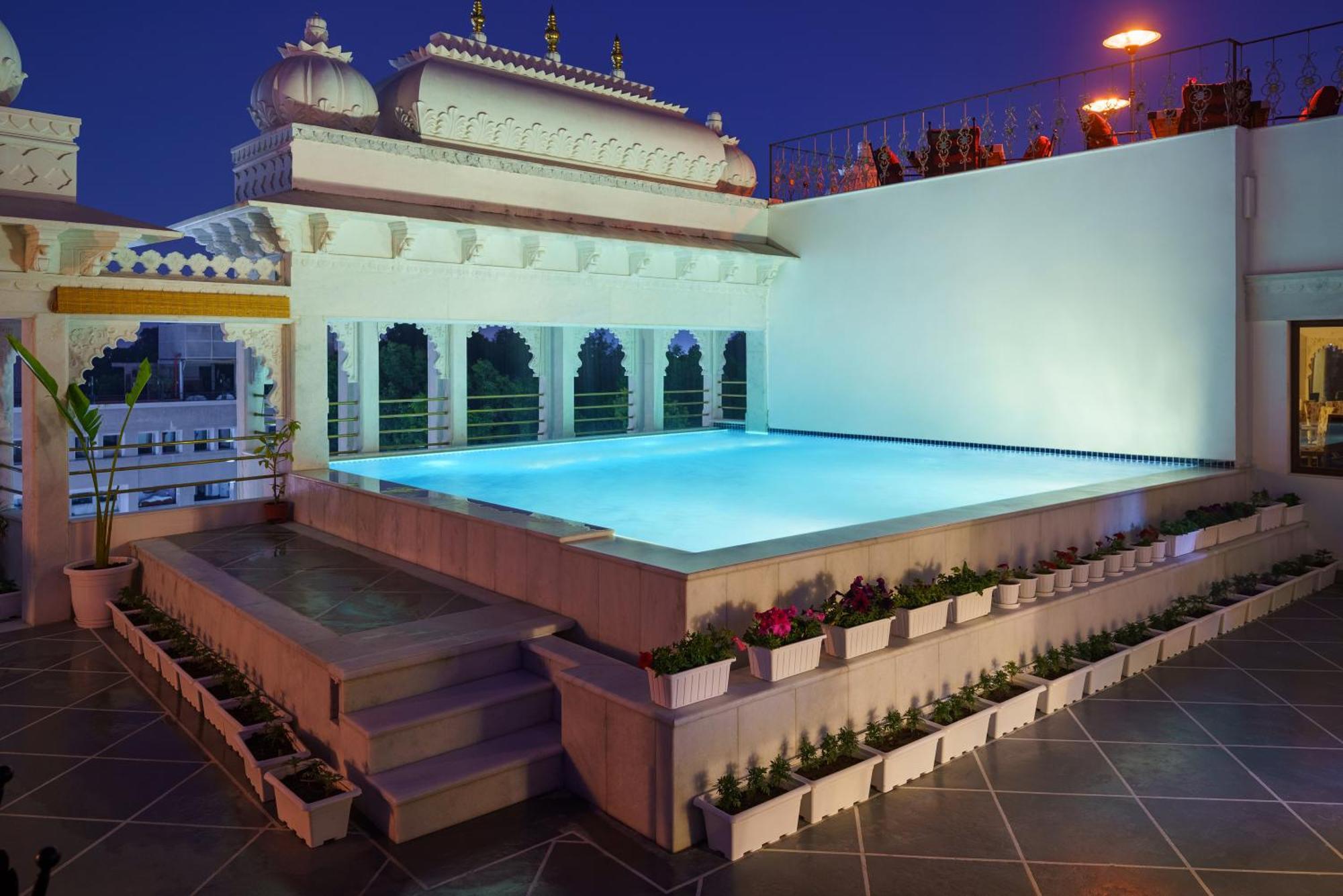 Chunda Haveli Hotel Удайпур Екстериор снимка